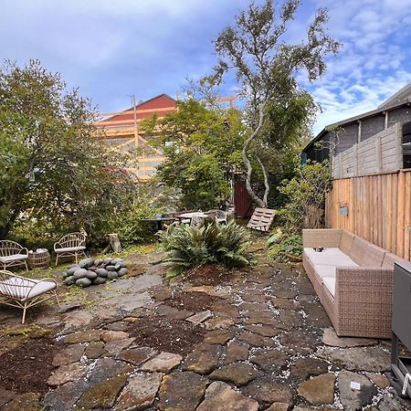 Casa Disa - Dreams, A Boutique Guesthouse In Reykjavik City'S Central Park And Botanical Garden In Laugardalur, Hot-Spring-Valley מראה חיצוני תמונה