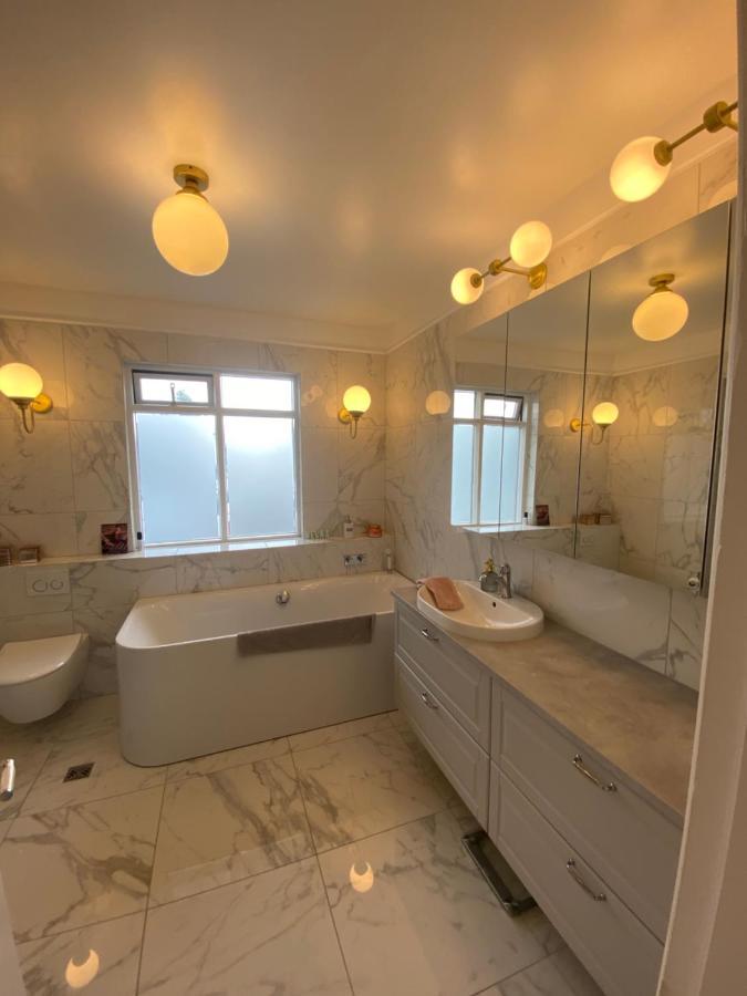 Casa Disa - Dreams, A Boutique Guesthouse In Reykjavik City'S Central Park And Botanical Garden In Laugardalur, Hot-Spring-Valley מראה חיצוני תמונה